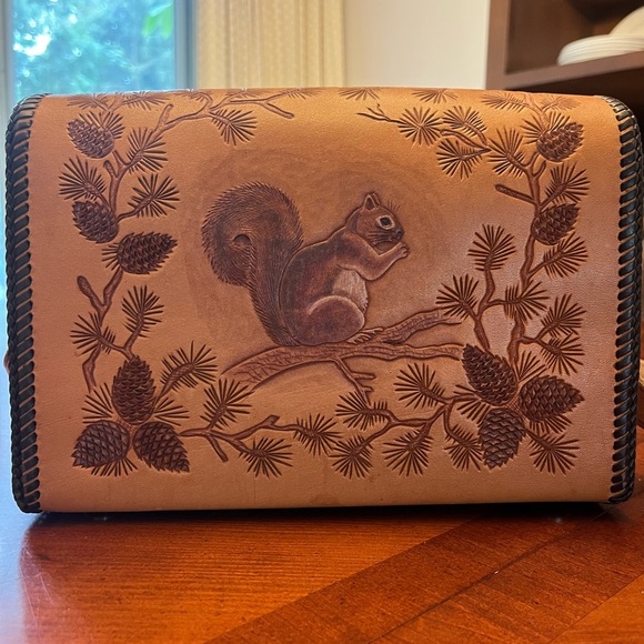 Vintage Handbags - Stunning Vintage Tooled Leather Hand Bag Purse Squirrel Acorns
